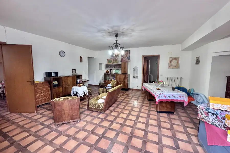 Villa in vendita di 320 mq a €299.000 (rif. 1/2026)