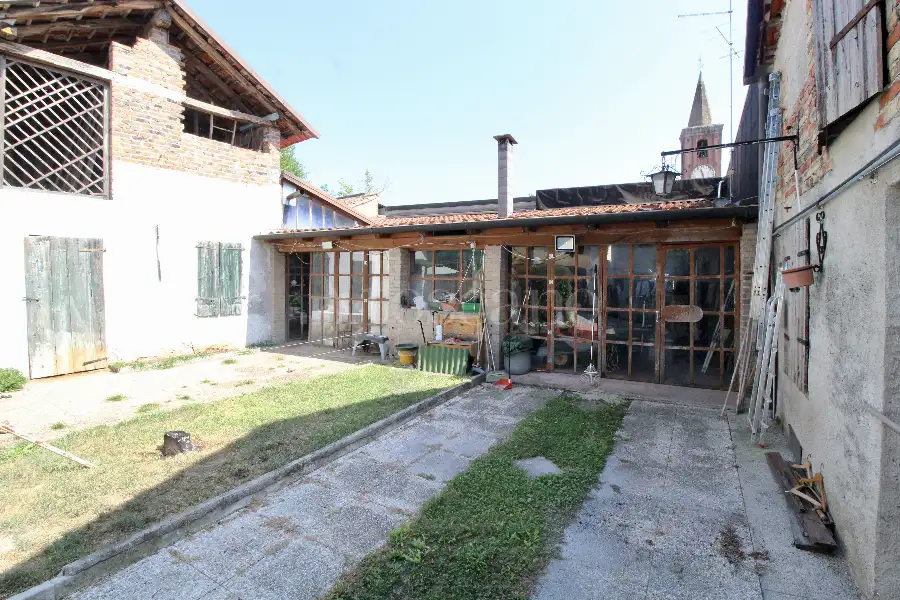 Rustico in vendita di 180 mq a €89.000 (rif. 153/2026)