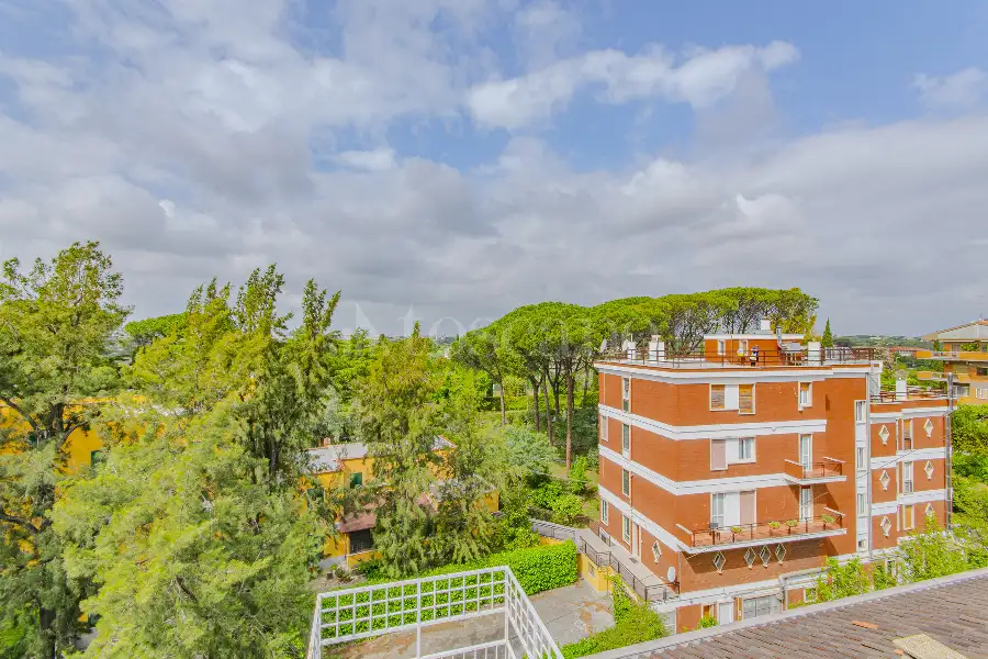 Superattico in vendita di 105 mq a €699.000 (rif. 11/2026)