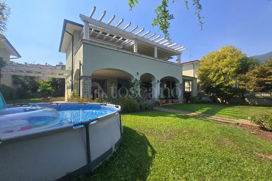 Villa in vendita di 250 mq a €710.000 (rif. 54/2026)