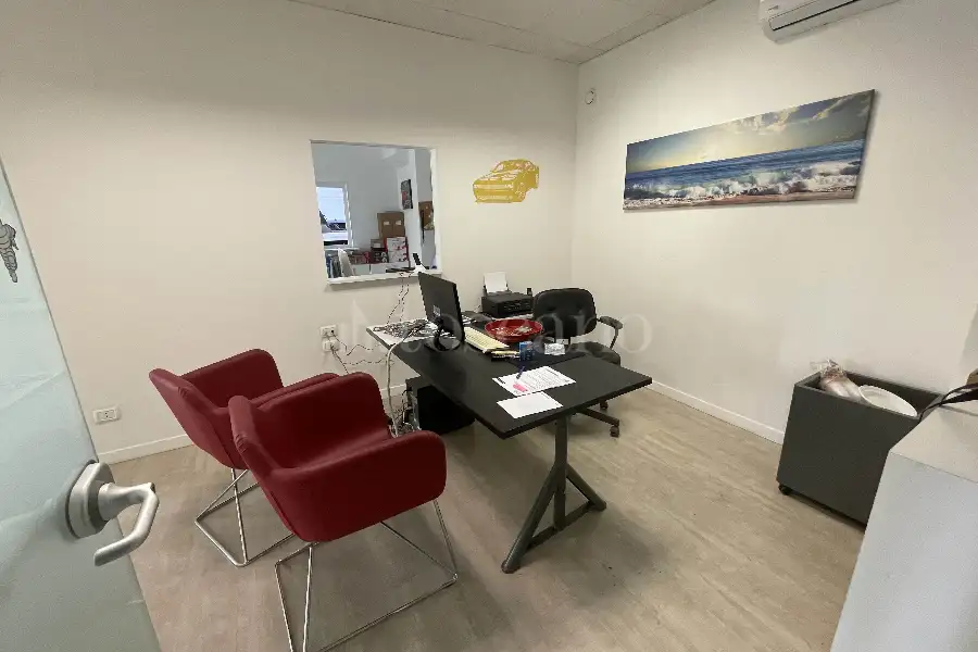 Capannone in vendita di 1.000 mq a €1.900.000 (rif. 15/2026)