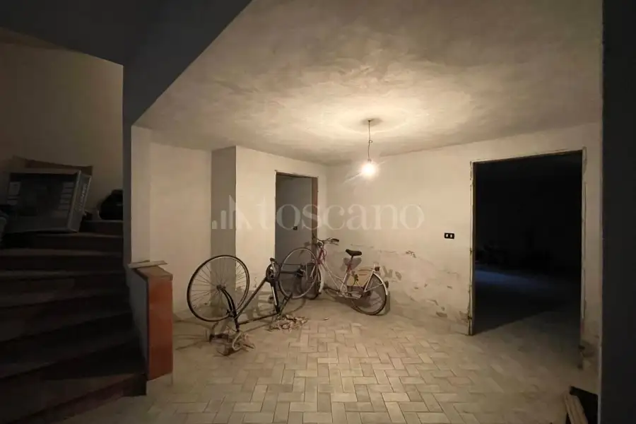 Villa in vendita di 305 mq a €650.000 (rif. 12/2025)