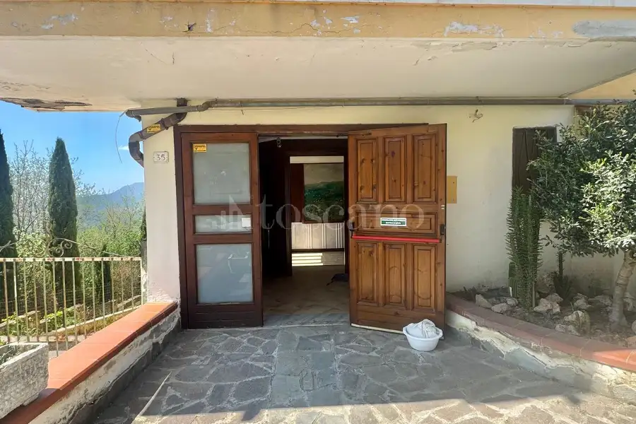 Negozio in vendita di 300 mq a €55.000 (rif. 34/2026)