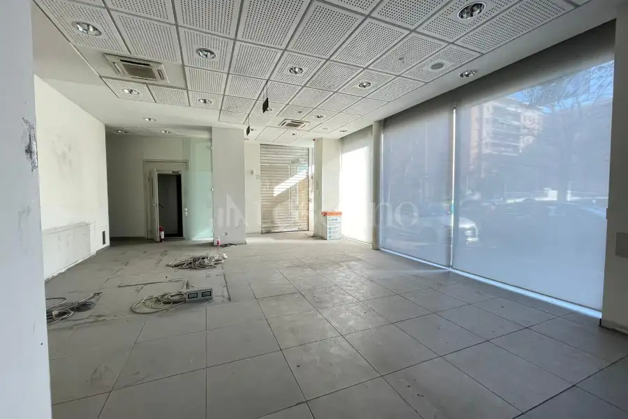 Negozio in vendita di 180 mq a €439.000 (rif. 6/2026)