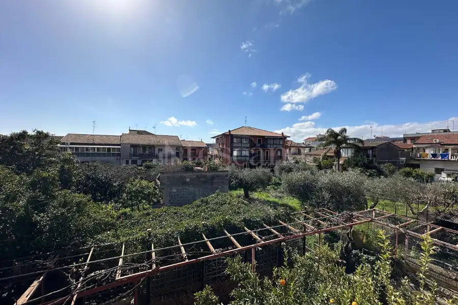 Palazzo in affitto di 500 mq a €5.800 (rif. 216/2025)