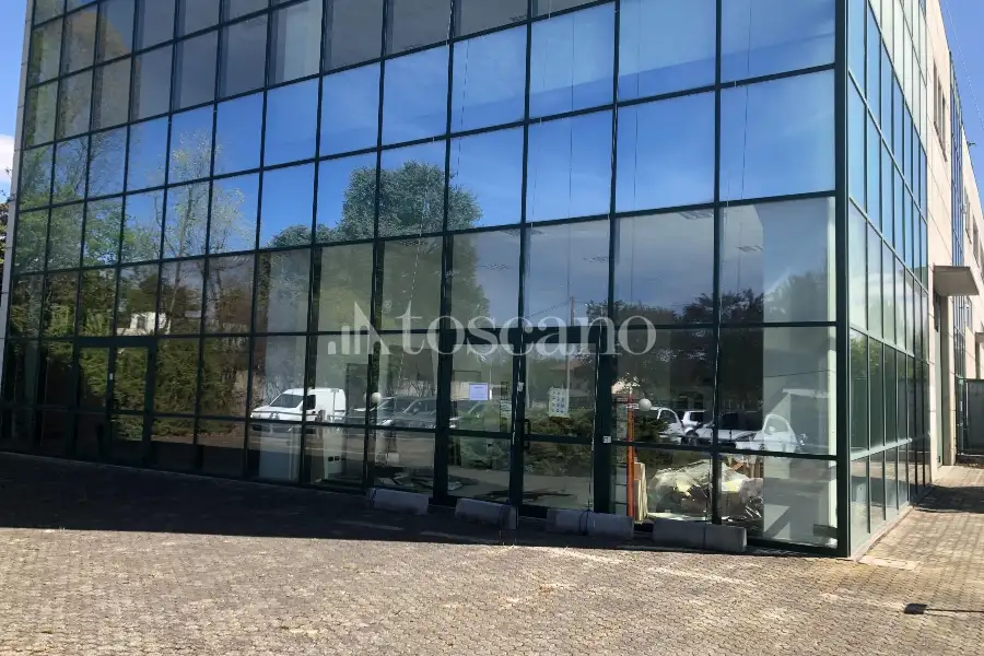 Laboratorio in vendita di 700 mq a €391,000 (rif. BL6142VE)
