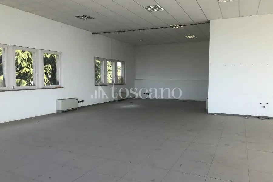 Laboratorio in vendita di 700 mq a €391,000 (rif. BL6142VE)