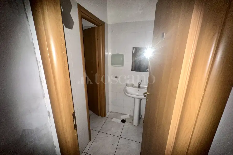 Negozio in affitto di 65 mq a €850 (rif. 40/2024)