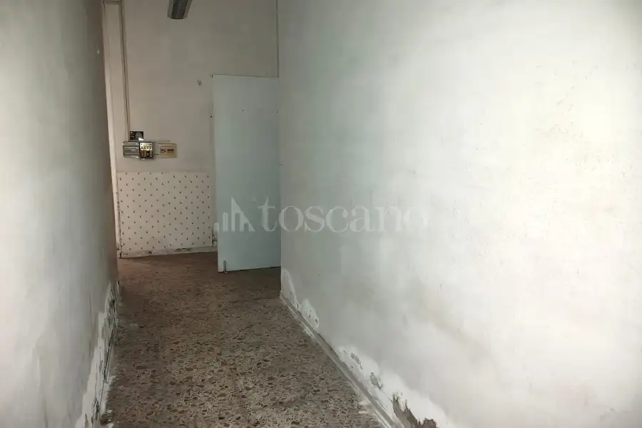 Negozio in affitto di 80 mq a €800 (rif. 26/2026)