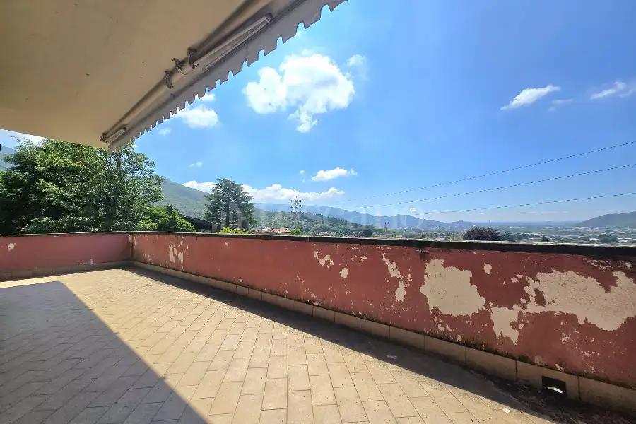 Villa in vendita di 200 mq a €780.000 (rif. 38/2026)