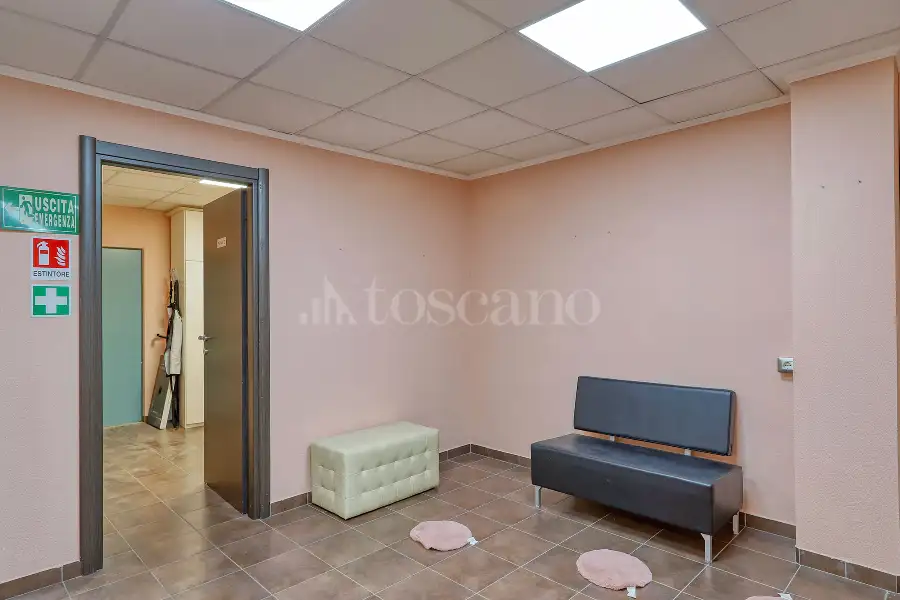 Negozio in vendita di 140 mq a €160.000 (rif. 100/2026)