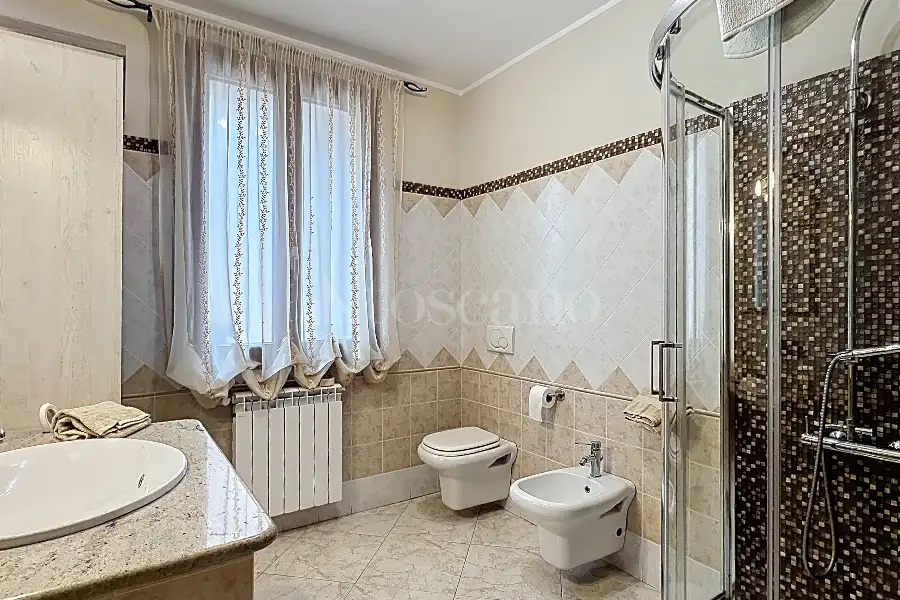 Villa Plurifamiliare in vendita di 480 mq a €680.000 (rif. 2/2026)
