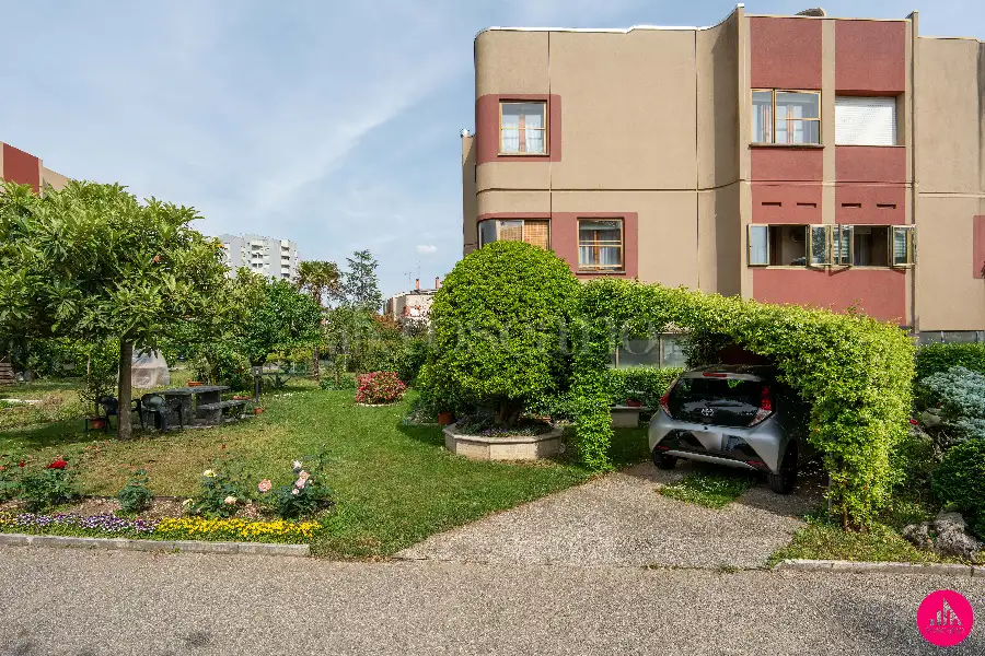 Villa Plurifamiliare in vendita di 195 mq a €179.000 (rif. 80/2026)