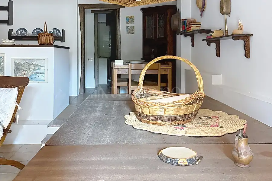 Villino a Schiera in vendita di 350 mq a €235.000 (rif. 96/2025)