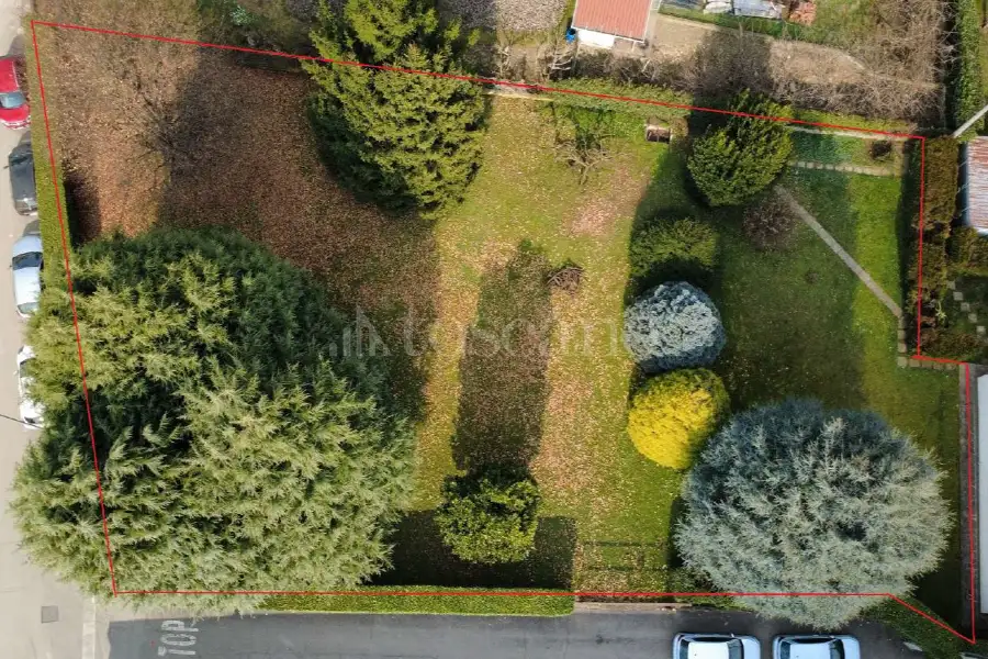 Edificabile Residenziali in vendita di 1.224 mq a €185.000 (rif. 10/2026)