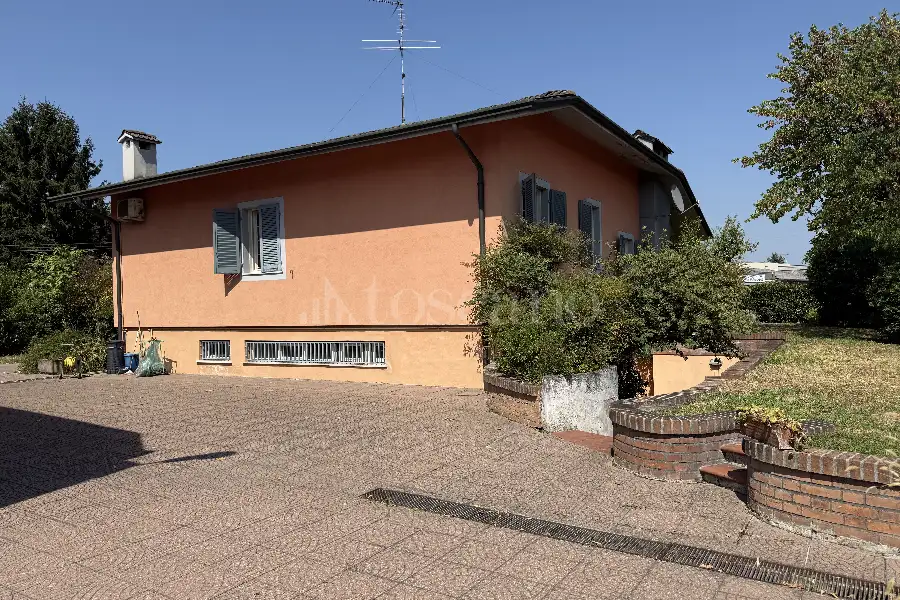 Villa in vendita di 500 mq trattativa riservata (rif. 33/2026)