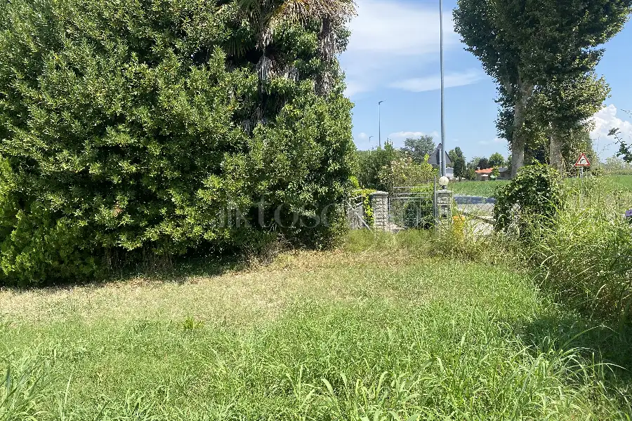 Edificabile Residenziali in vendita di 786 mq a €50.000 (rif. 21/2026)