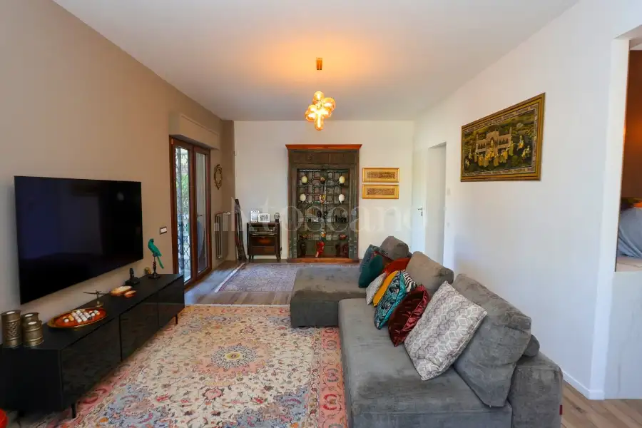 Villa Plurifamiliare in vendita di 210 mq a €675.000 (rif. 62/2026)