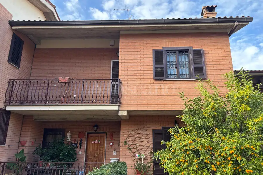 Villino a Schiera in vendita di 190 mq a €325.000 (rif. 95/2025)