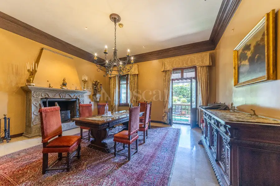 Villa in vendita di 750 mq a €1.950.000 (rif. 53/2026)