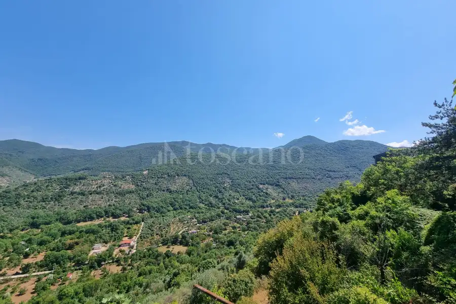 Casale in vendita di 660 mq a €95.000 (rif. 22/2025)
