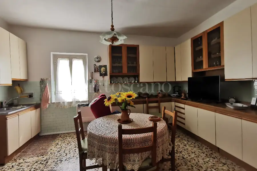 Casa in vendita di 280 mq a €380.000 (rif. 24/2021)