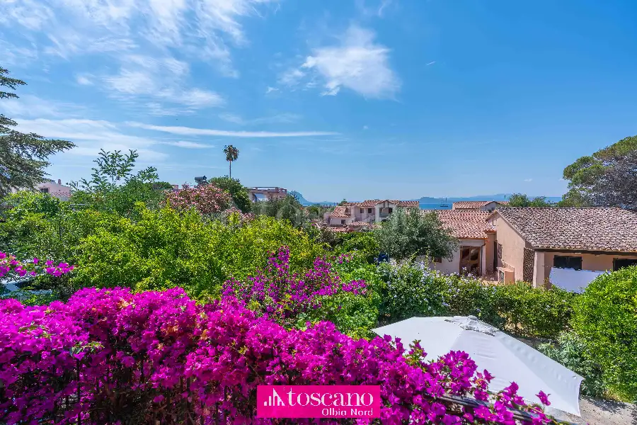 Villa in vendita di 330 mq a €1.500.000 (rif. 42/2026)