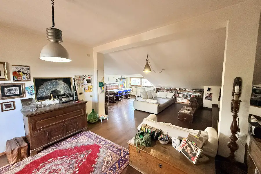 Attico in vendita di 230 mq a €189.000 (rif. 54/2026)