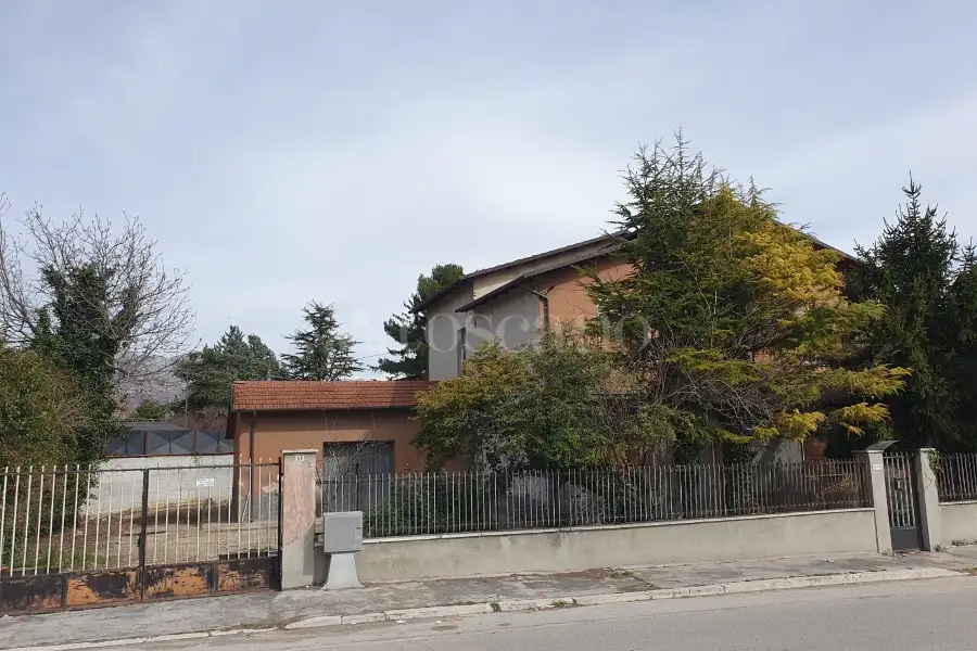 Casa Indipendente in vendita di 460 mq a €220.000 (rif. 31/2024)