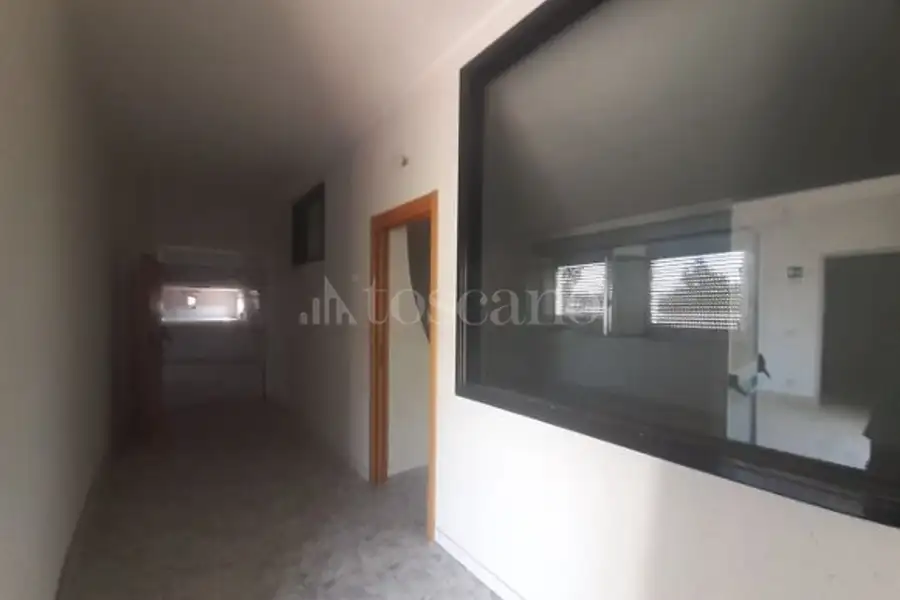 Capannone in affitto di 1.600 mq a €1.500 (rif. 26/2026)