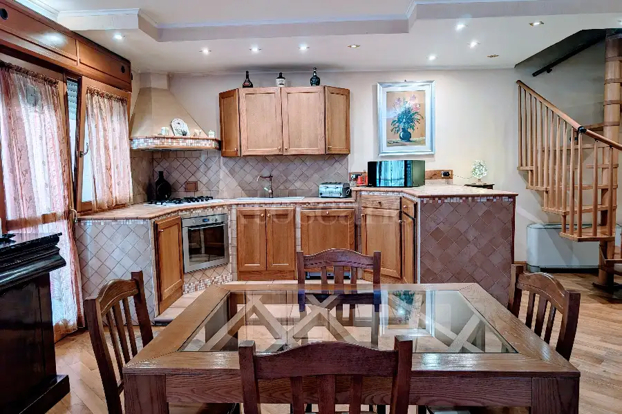 Attico in vendita di 100 mq a €375.000 (rif. 6/2025)