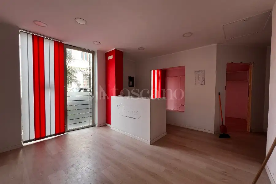 Negozio in affitto di 85 mq a €2.200 (rif. 20/2026)