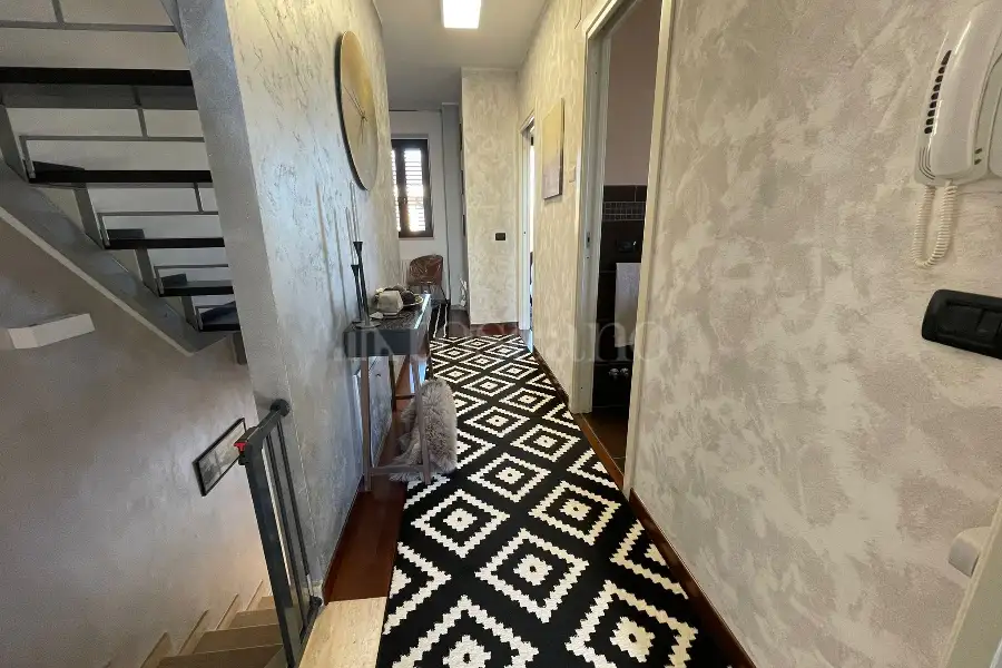 Villa Bifamiliare in vendita di 250 mq a €360.000 (rif. 65/2025)