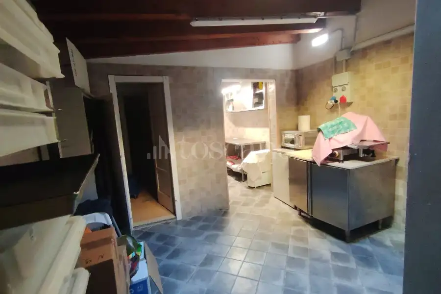 Negozio in vendita di 86 mq a €139.000 (rif. 15/2026)