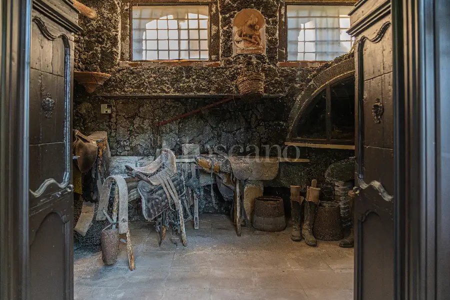 Villa in vendita di 1.200 mq a €4.250.000 (rif. 61/2026)