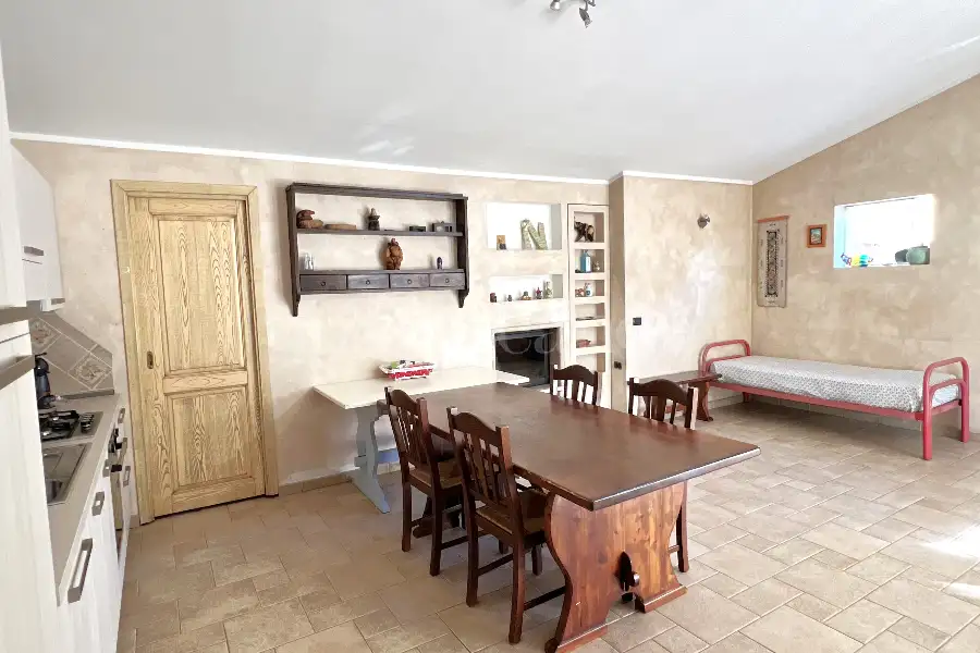 Casa Indipendente in vendita di 200 mq a €770.000 (rif. 37/2026)