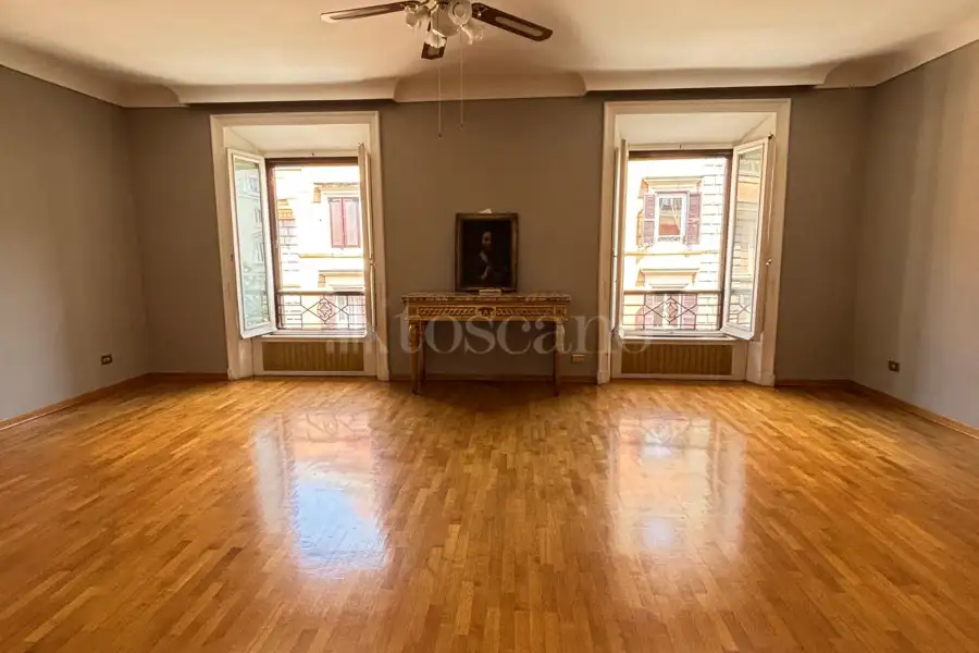 Casa in affitto di 140 mq a €4.400 (rif. 38/2025)