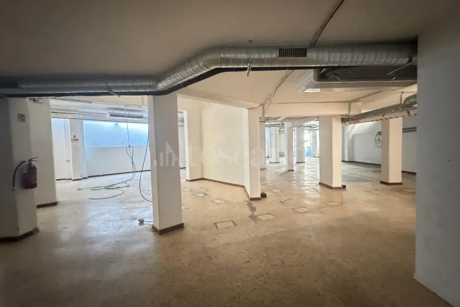 Negozio in affitto di 380 mq a €5.800 (rif. 13/2025)