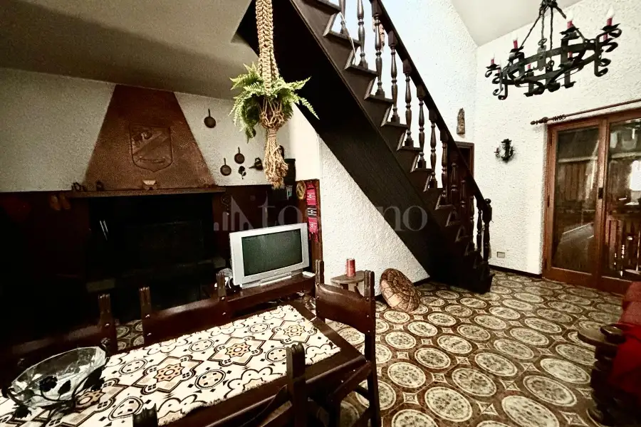 Villa in vendita di 338 mq a €199.000 (rif. 11/2025)