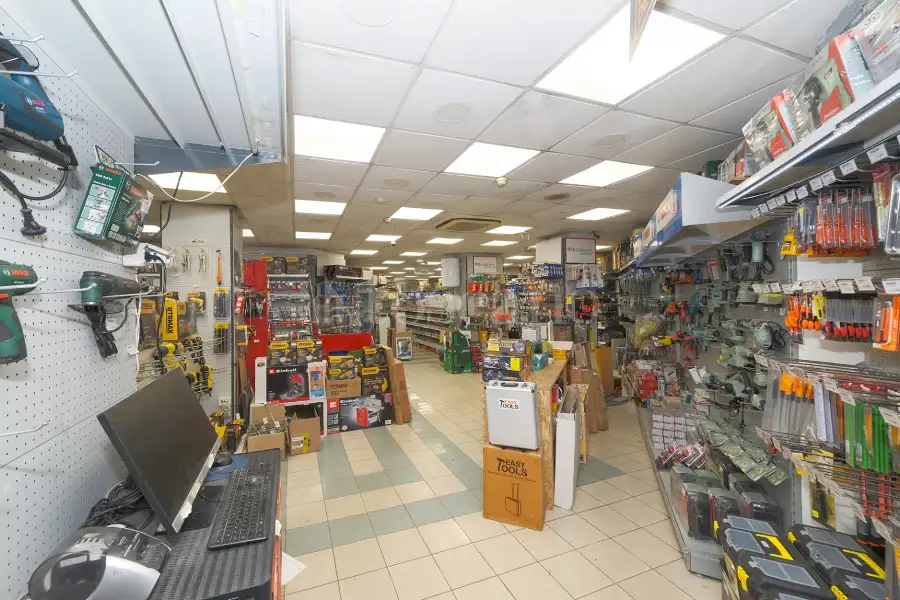 Negozio in vendita di 680 mq a €950.000 (rif. 18/2025)