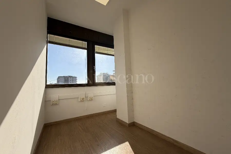 Ufficio in affitto di 150 mq a €1.200 (rif. 41/2026)