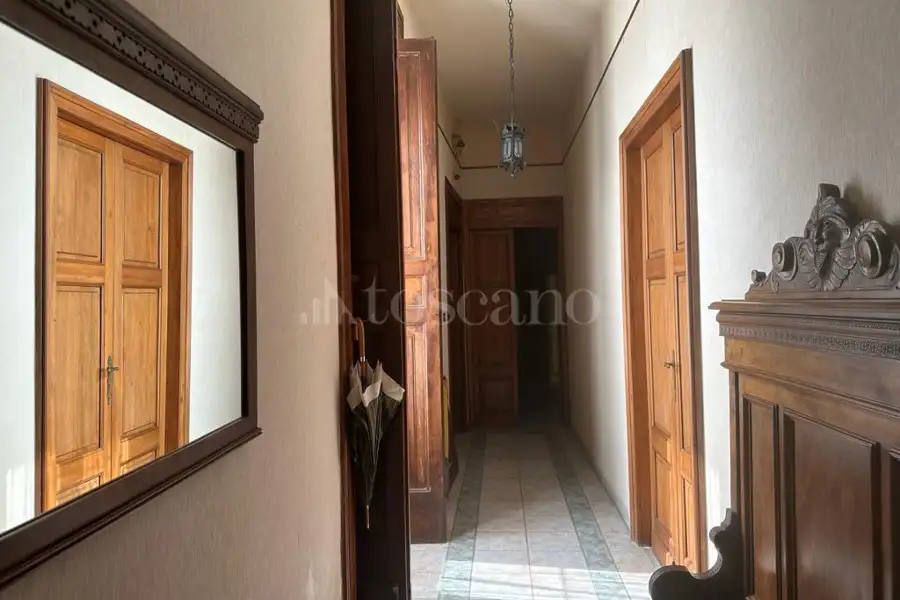 Casa in vendita di 410 mq a €420.000 (rif. 25/2026)