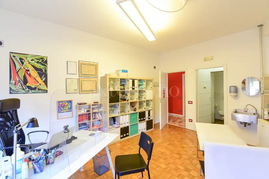 Ufficio in affitto di 85 mq a €1.300 (rif. 54/2025)