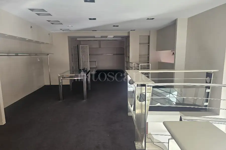 Negozio in affitto di 269 mq a €3.500 (rif. 108/2026)