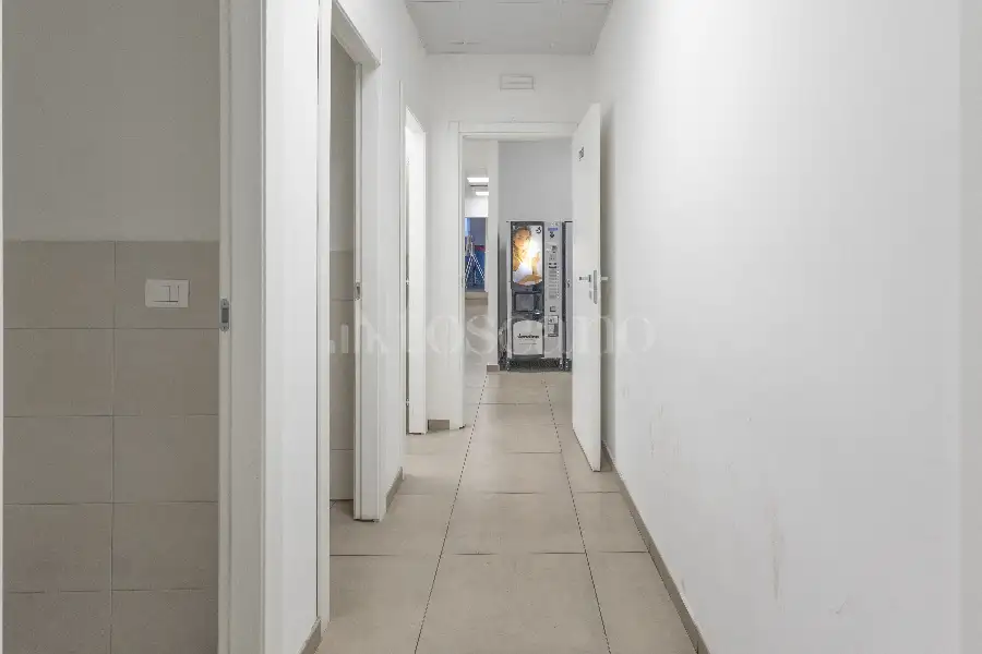 Ufficio in vendita di 340 mq a €1.150.000 (rif. 40/2026)