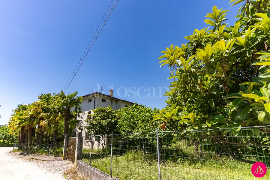Casa Indipendente in vendita di 285 mq a €155.000 (rif. 82/2026)