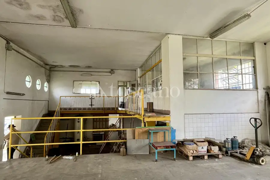 Capannone in vendita di 650 mq a €400,000 (rif. TS0030VE)