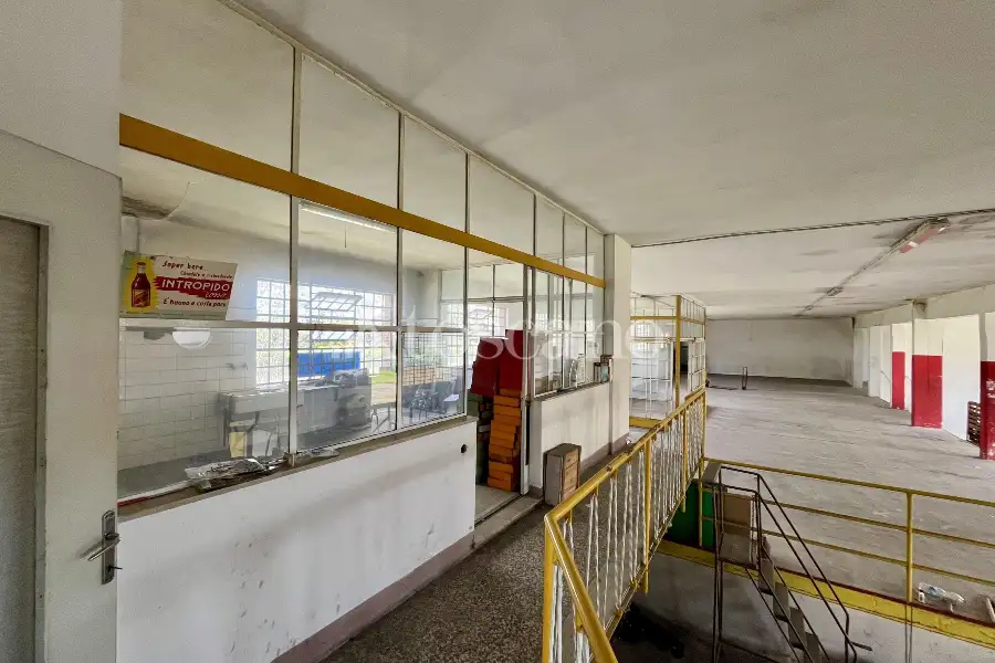 Capannone in vendita di 650 mq a €400,000 (rif. TS0030VE)