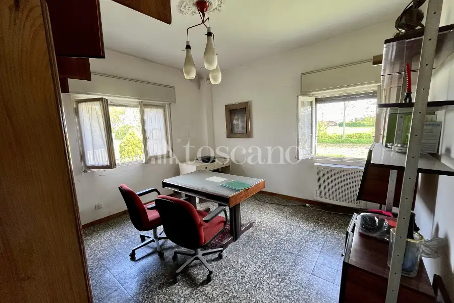 Capannone in vendita di 650 mq a €400,000 (rif. TS0030VE)
