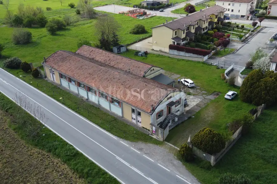 Capannone in vendita di 650 mq a €400,000 (rif. TS0030VE)